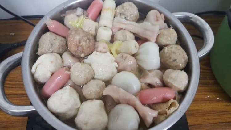 老闆大方請吃羊肉爐,沒想到老闆的心機那麼重,條列式列出羊肉爐清單,大家評評理!!